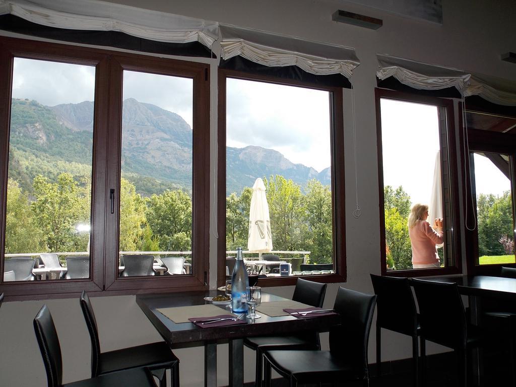 Aparthotel Bubal El Pueyo de Jaca Exterior foto