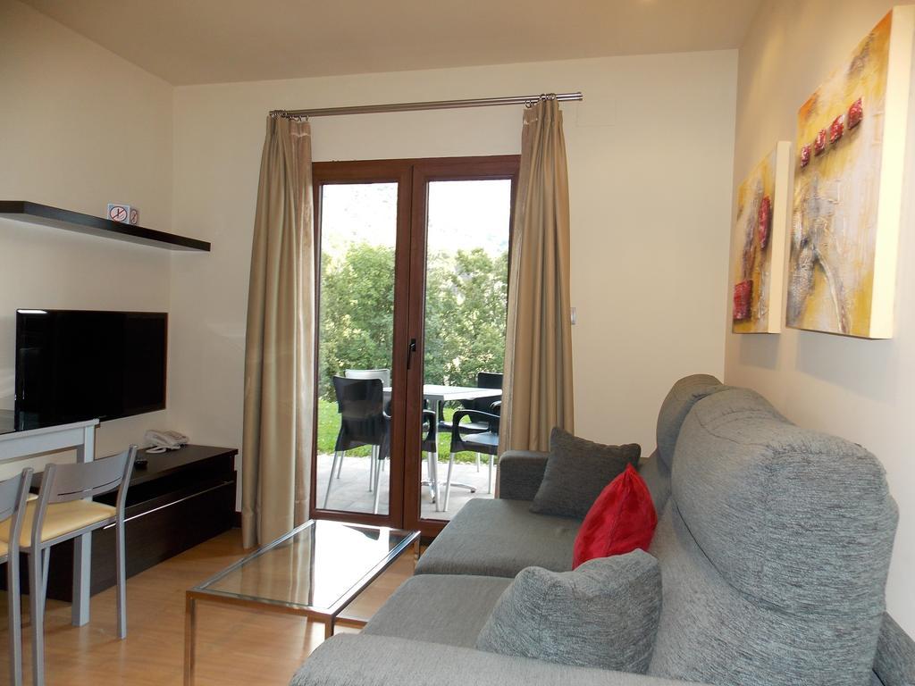 Aparthotel Bubal El Pueyo de Jaca Zimmer foto