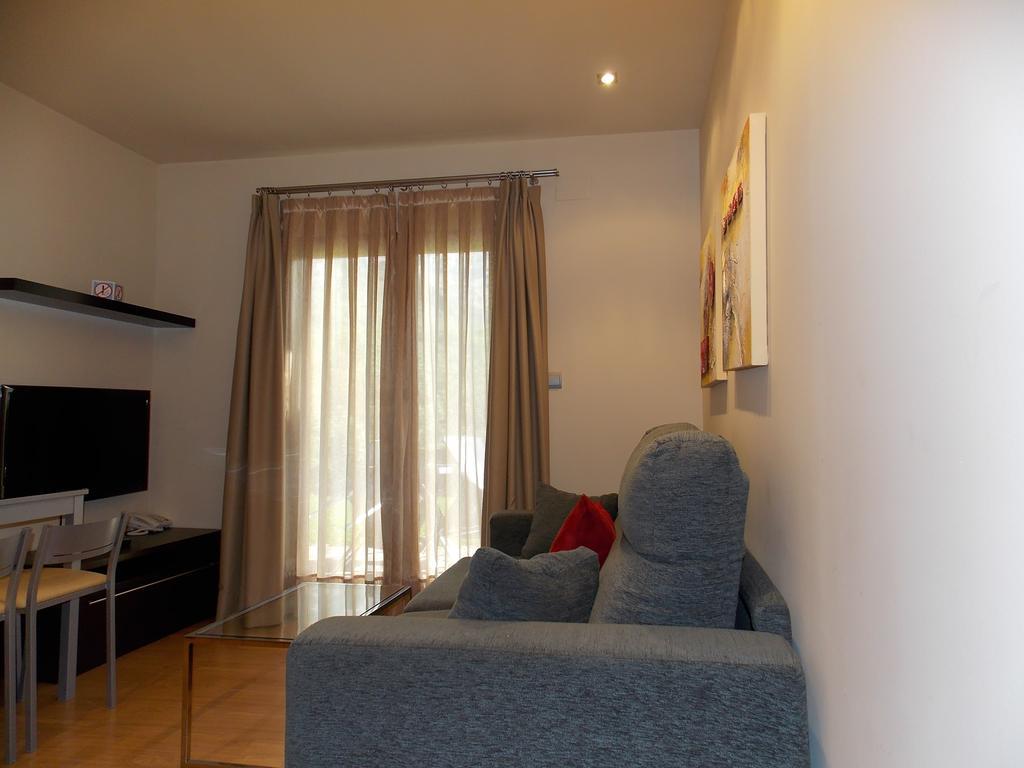 Aparthotel Bubal El Pueyo de Jaca Zimmer foto