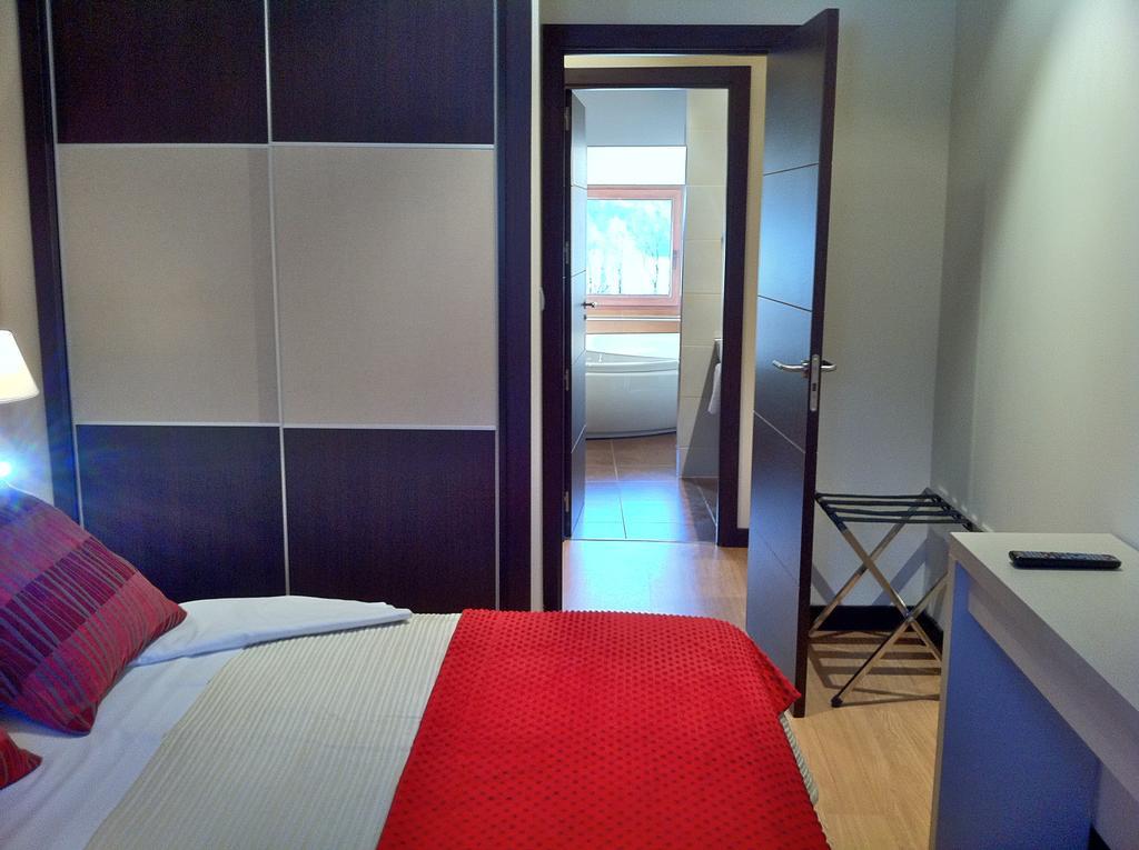 Aparthotel Bubal El Pueyo de Jaca Zimmer foto
