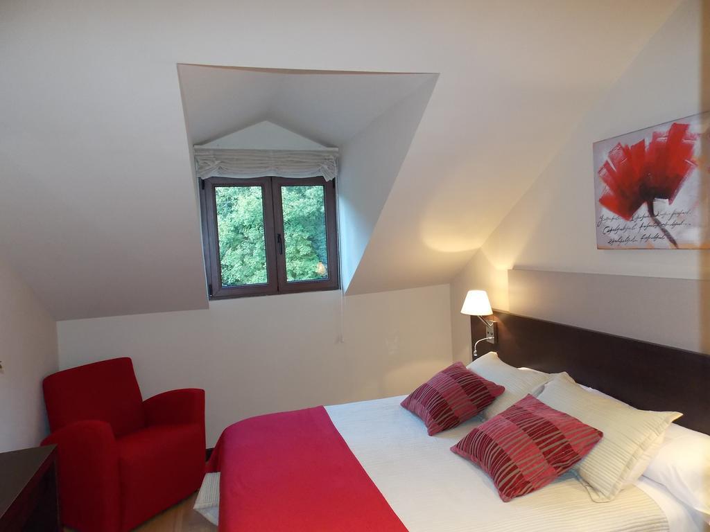 Aparthotel Bubal El Pueyo de Jaca Zimmer foto