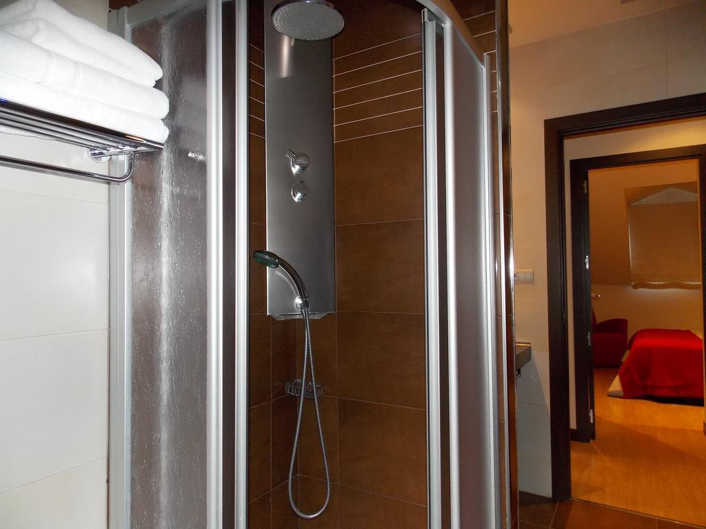 Aparthotel Bubal El Pueyo de Jaca Zimmer foto